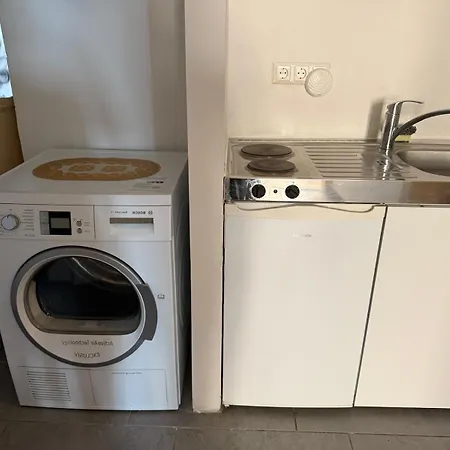 Peaceful 2br 15-min To Ottakring Station *