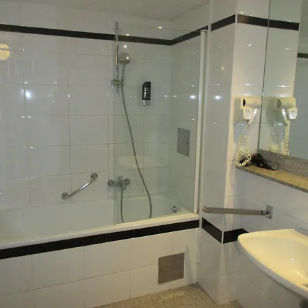 Attache L Contactless Check-in Hotel 3*
