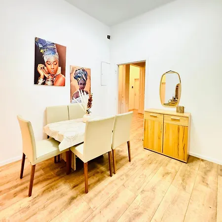 Apartment Cozy 9br Shared Apartment, Only 12min Walk To Augarten