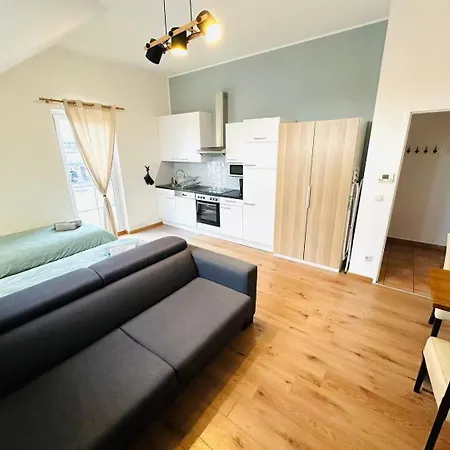 1 Min To Metro I Balcony I 20 Min To Inner Apartment Vienna