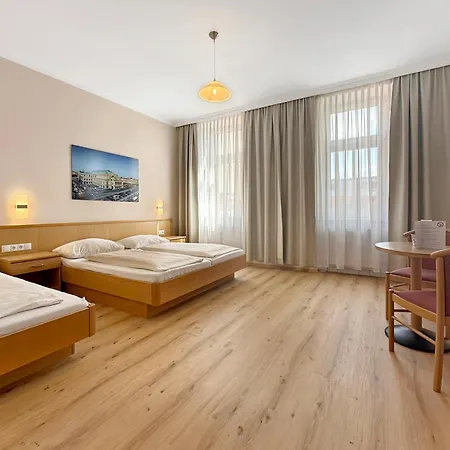 Hotel-pension Fuenfhaus Pensjonat