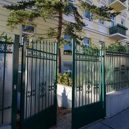 Apartmán 1180 *
