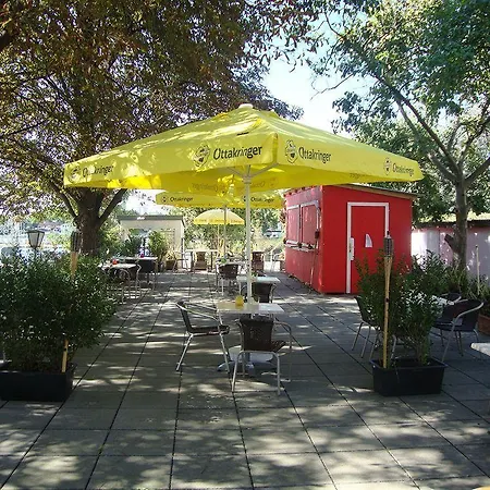 Lenas Donau Hotel Vienna