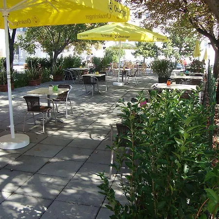 Lenas Donau Hotel 3*