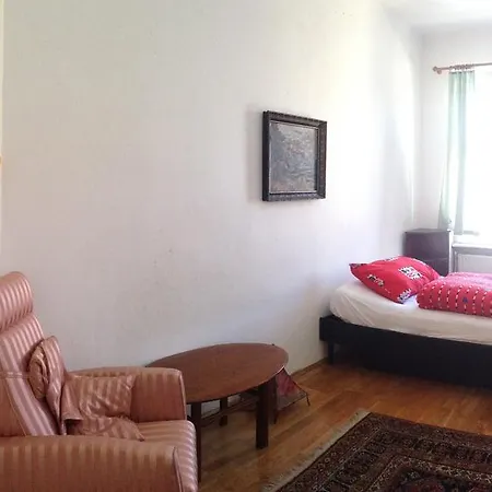 Zimmer Blumengasse - Women Only Homestay Vienna