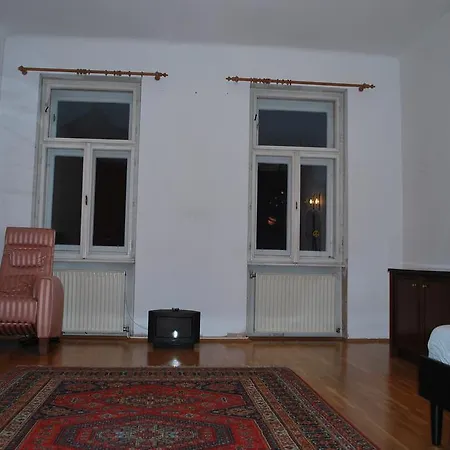 Zimmer Blumengasse - Women Only Homestay