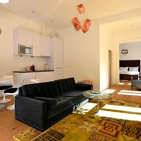 Prestige Boutique Center Apartman *