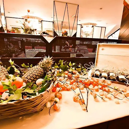 Mercure Raphael Hotel