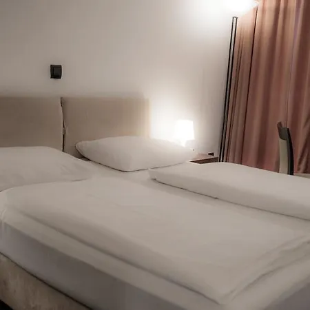 Hillinger Hotel 3*