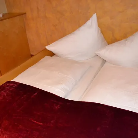 Goldfisch Opera House Apartment Vienna
