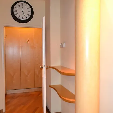 Goldfisch Opera House Apartment *