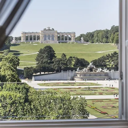 Schloss Schoenbrunn Grand ウィーン