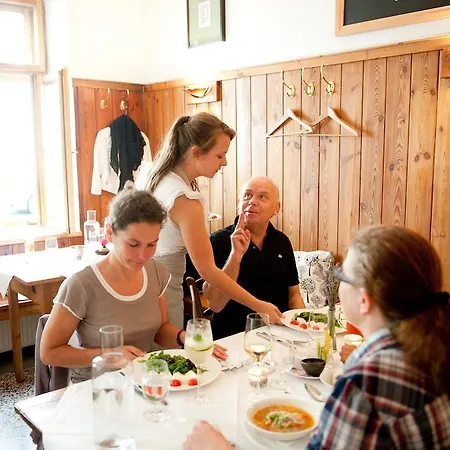Hotel Schreiners Essen Und Wohnen 3*