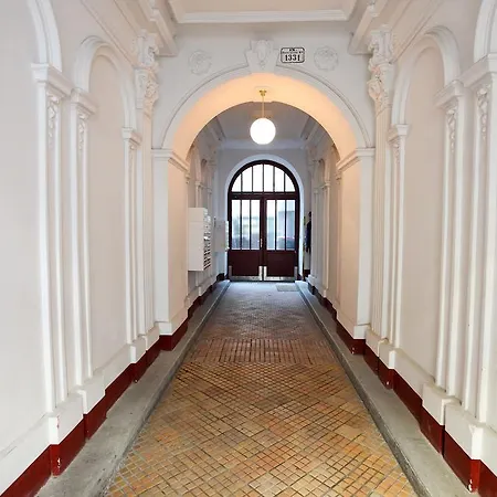 Mozart - Roegergasse