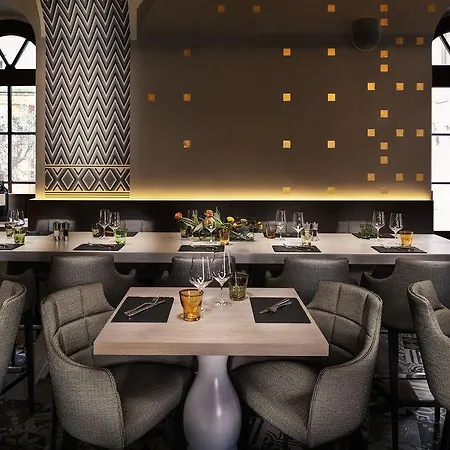 Hotel Mercure First 4*