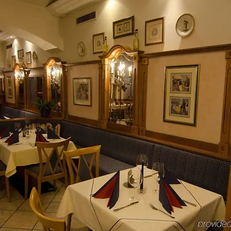 Cryston Hotel 3*