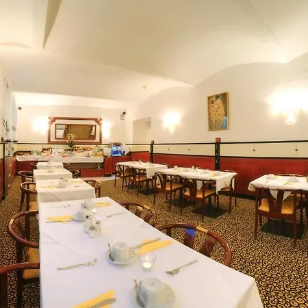 Carlton Opera 3*