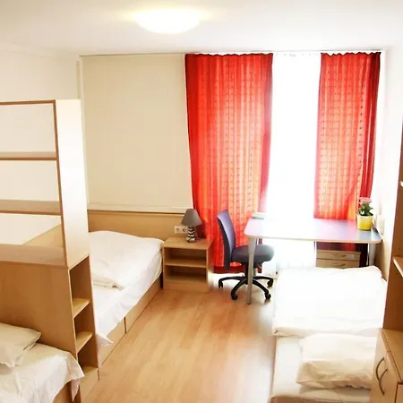 Hostel Strawberry