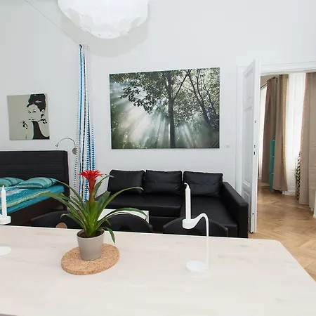 Deluxe Apartment With 3 Rooms - Hegelgasse 17 - * Vienna