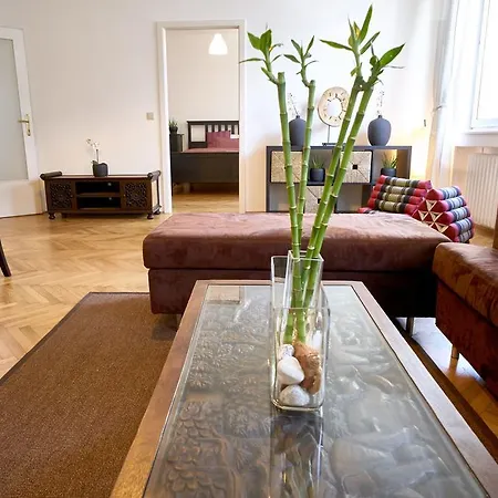 Operastreet Center 
