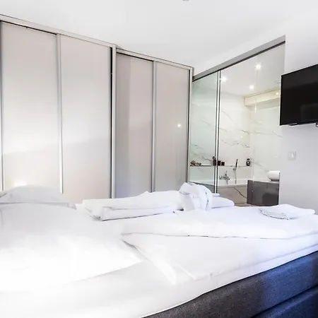 Grand Apartment