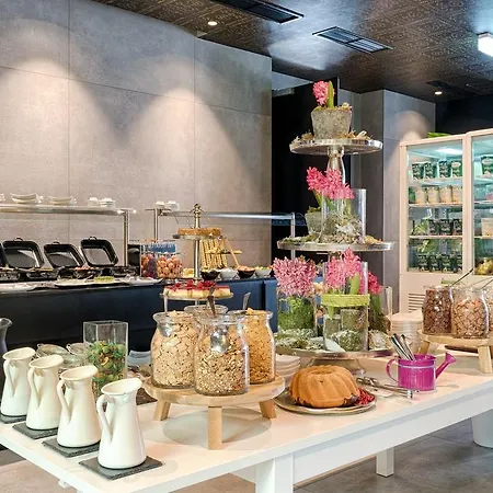 Mercure Raphael Hotel