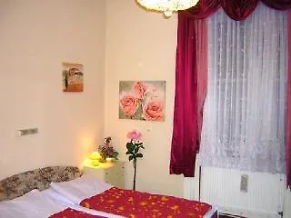 Mozart - Newly Renovated *