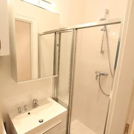 Checkvienna - Mollardgasse Apartment