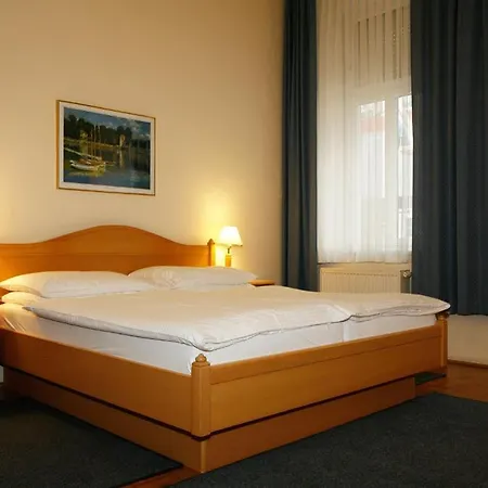 Riede Hotel 3*