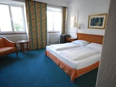 Hotel Novum Cristall Messe 3*