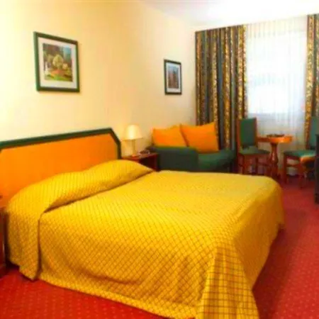 Caratart Bombolo 4* Viena