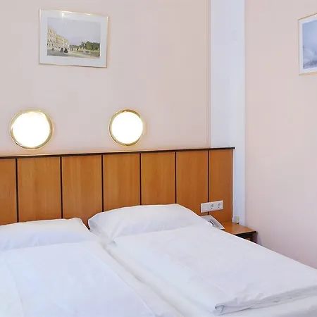 Garten- Und Kunsthotel Gabriel Hotel Wiedeń