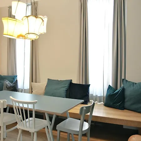 Graetzlhotel Schoenbrunn Отель Вена