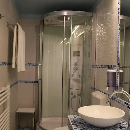 Ch-hotel Luka Pensiune 2*