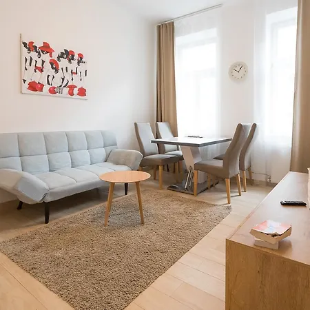 Apartment House In Vienna Apartment *