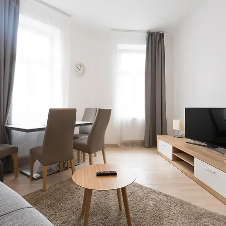 Apartment House In Vienna Apartment *