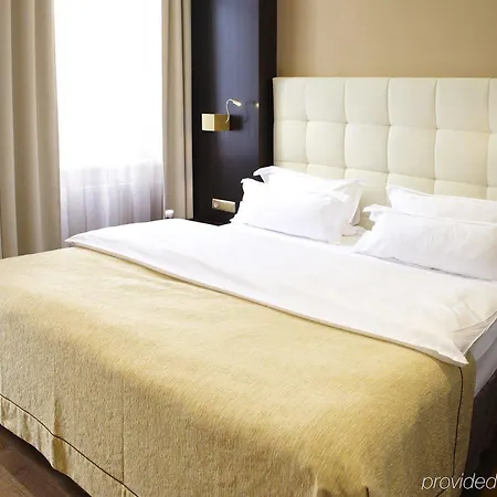 Myplace - Premium Riverside 4*