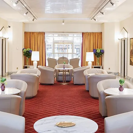 Living Kaiser Franz Joseph 4*