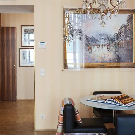 Living An Der Oper Hotel 4*