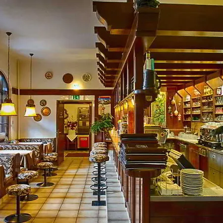Hotel-restaurant-cafe Sophienalpe 3* Vienna