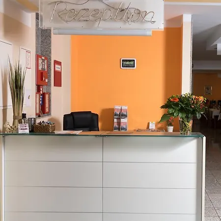 Hotell Breitenlee 2*
