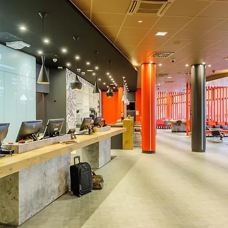 Hotel Ibis Hauptbahnhof 3*