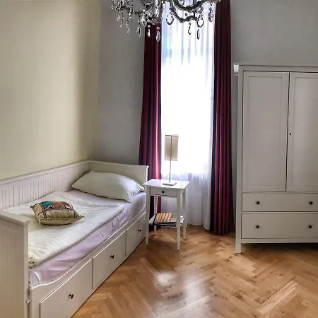 Hotel Museum 3*