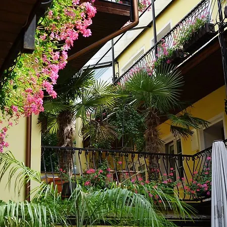 Am Brillantengrund Otel