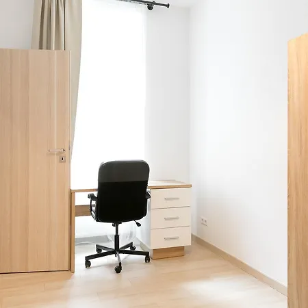 Apartment House In Vienna Apartment *