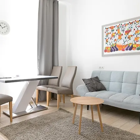 Apartment House In Vienna Apartment *