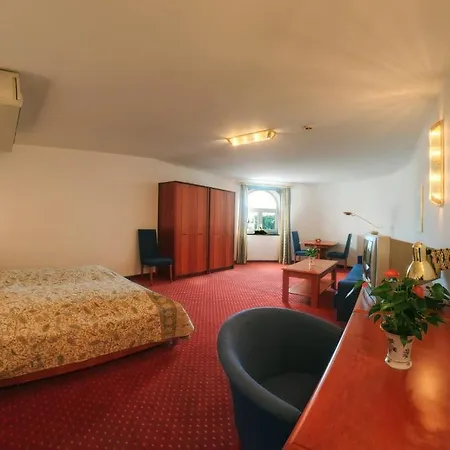 Carlton Opera 3*