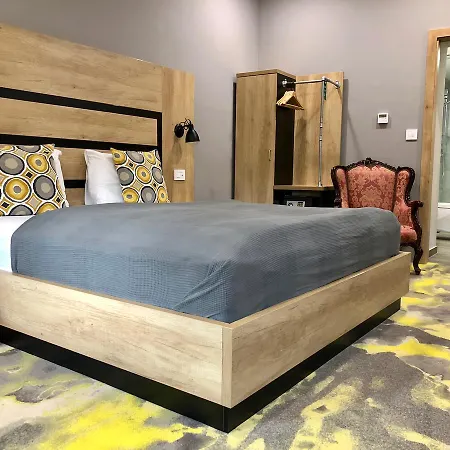Hotel Cryston 3*