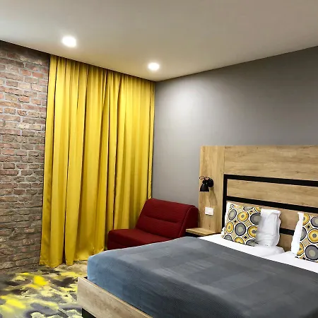 Hotel Cryston 3*