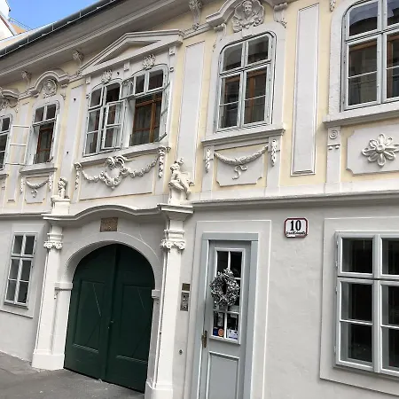 Boutique Zum Goldenen Kegel * Wien